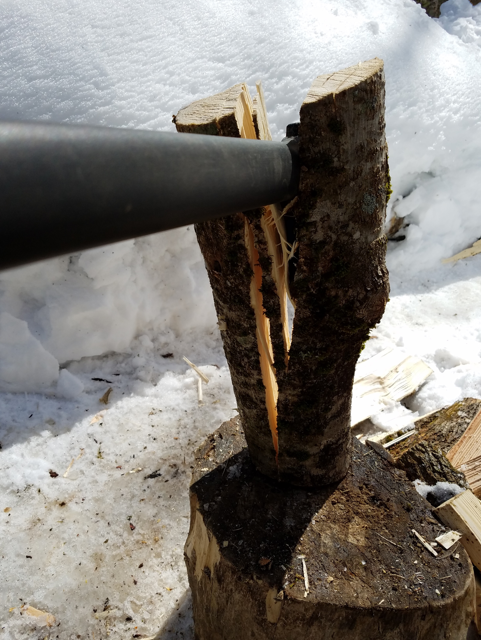 Splitting a Log with the Fiskar Splitting Axe
